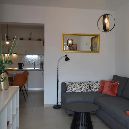 Two Bedroom Romeo With Hot Tub And Sea View Daire *